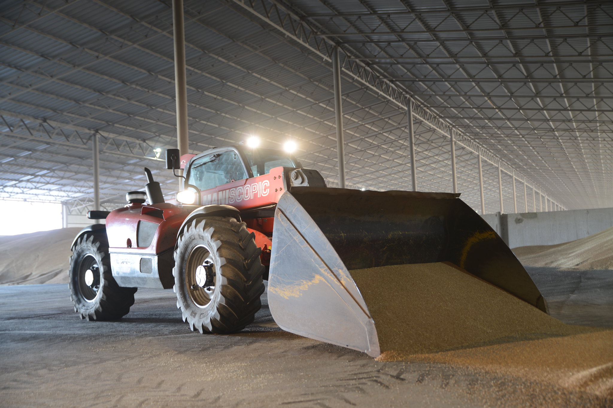 2. Manitou MLT-X 841-145 PS+