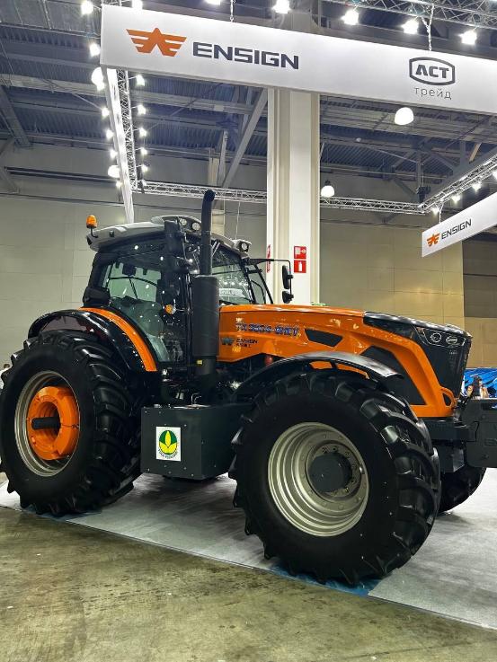 АСТ Трейд представила энергонасыщенный трактор Ensign мощностью 350 л.с. на Агросалоне в Москве