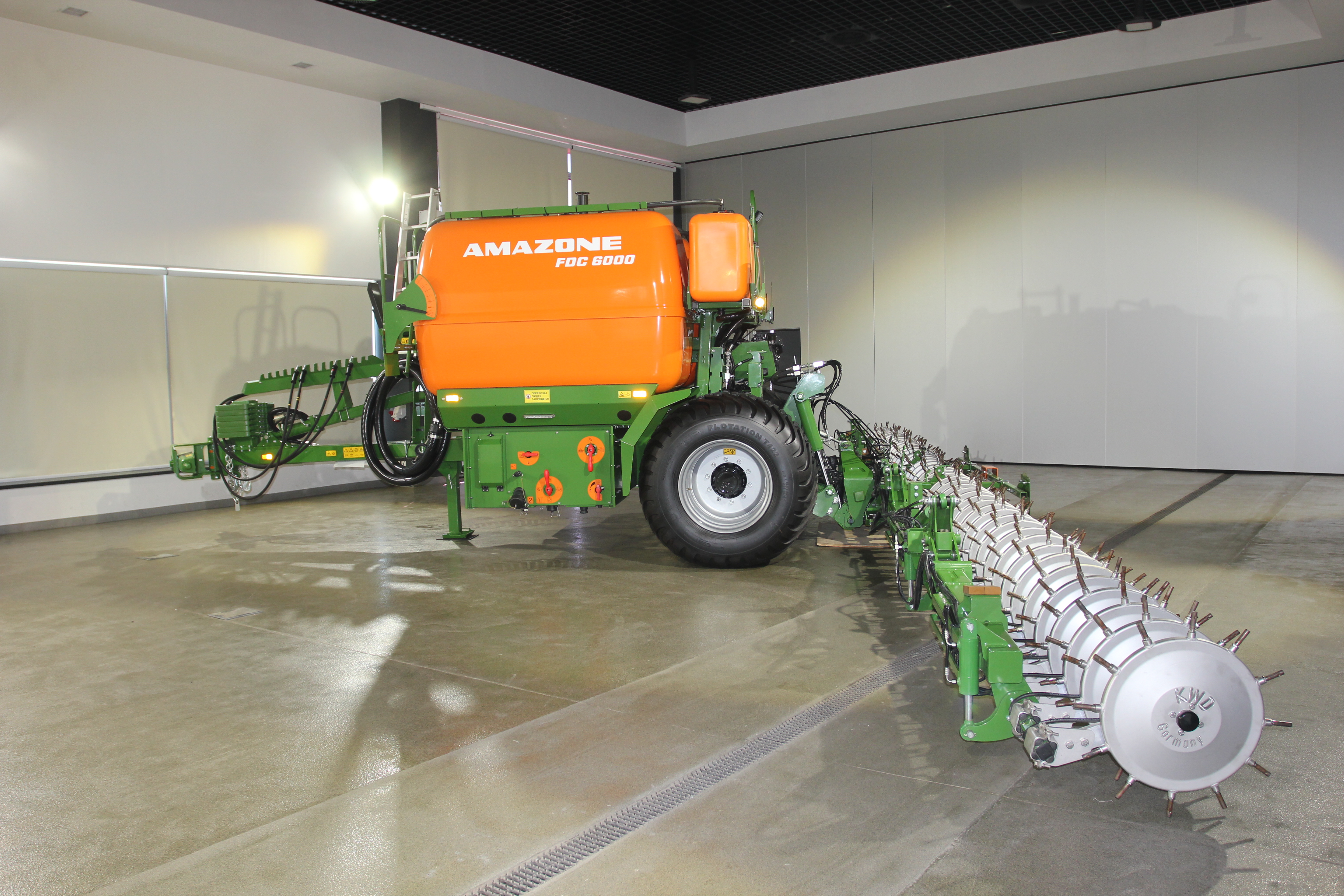 6. AMAZONE прицеп для жидких удобрений FDC 6000